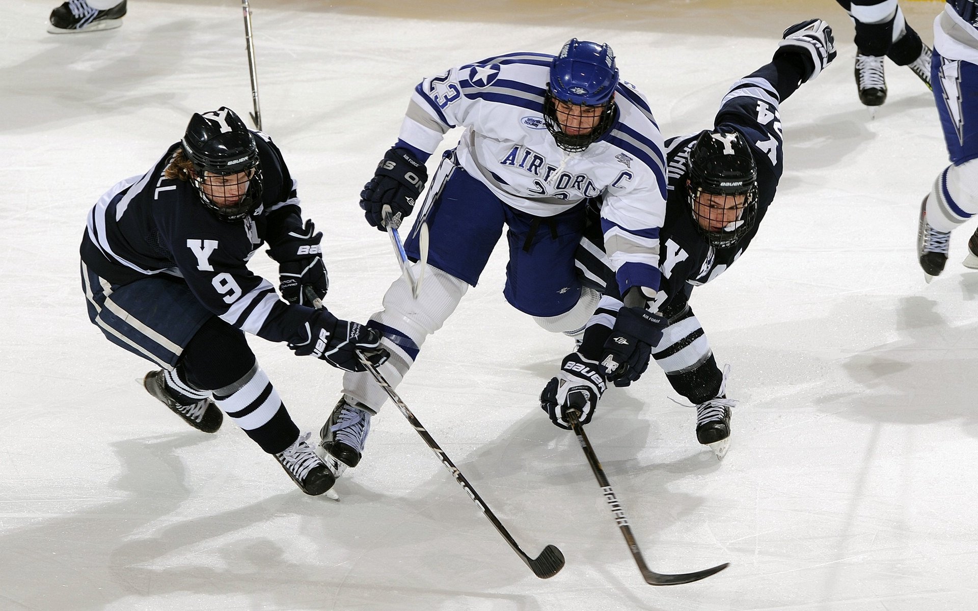 _未来科技挑战赛：AI与机器人辅助训练_，未来机器人伴侣