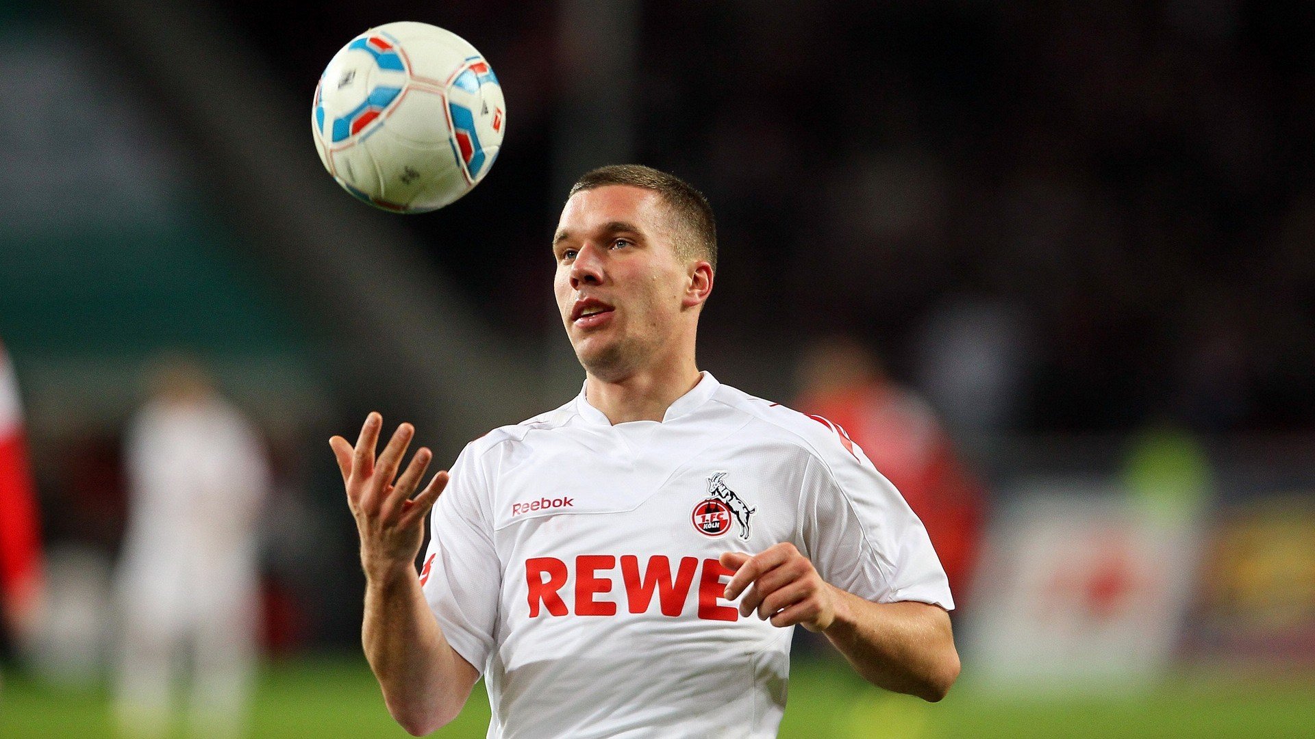 _未来科技挑战赛：AI与机器人辅助训练_，未来机器人伴侣